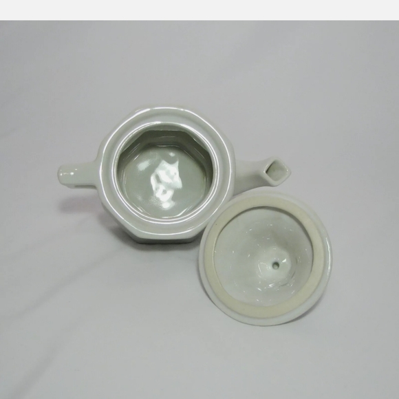 Vintage AVON China Teapot Candle Holder White Blue Floral NWOB - Picture 5 of 7